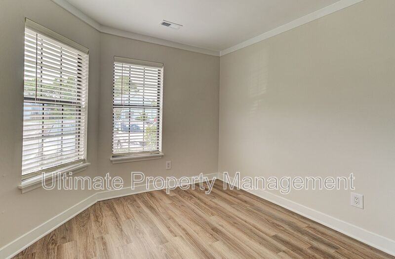 1705 41st St #C - Photo 6 of 17
