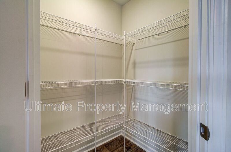 1823 Fox Trace Cir - Photo 7 of 23