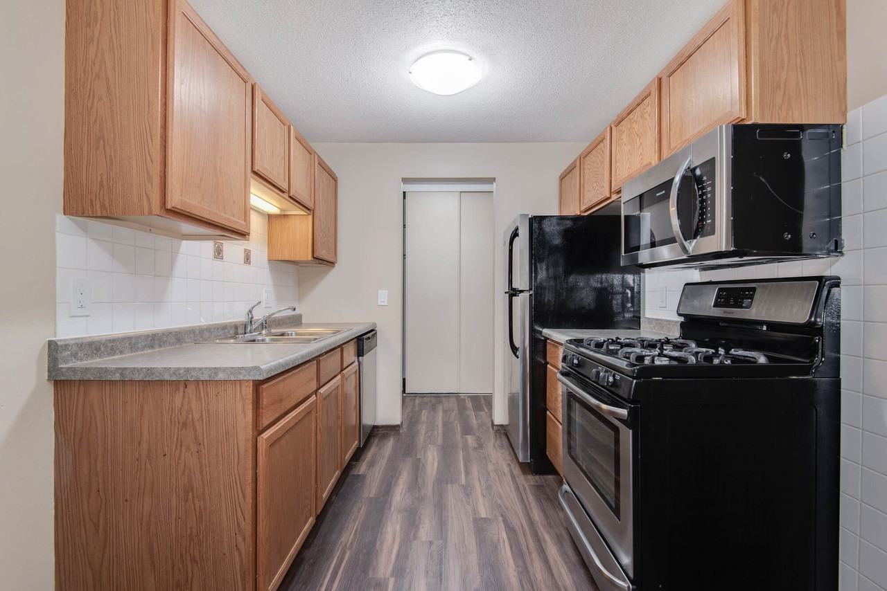 Oaks Braemar - Photo 4 of 50