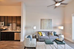 featured image of 351 N 5th St