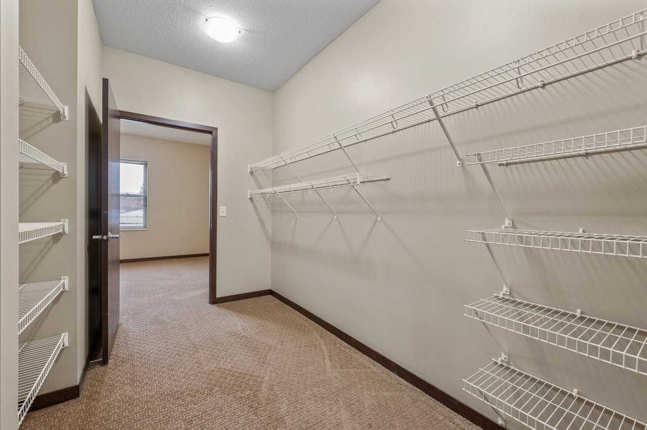 Oaks Station Place - Photo 4 of 50