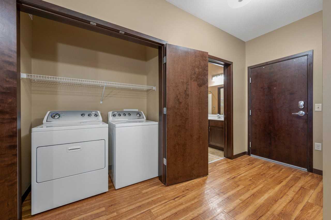 Oaks Station Place - Photo 6 of 50