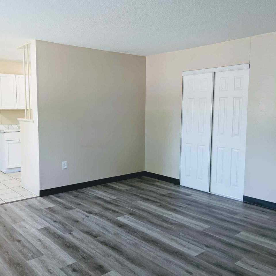 Fuller - Photo 4 of 50