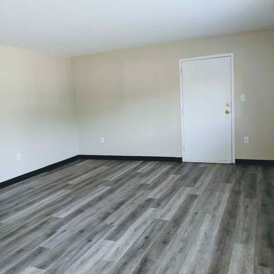 Fuller - Photo 5 of 50