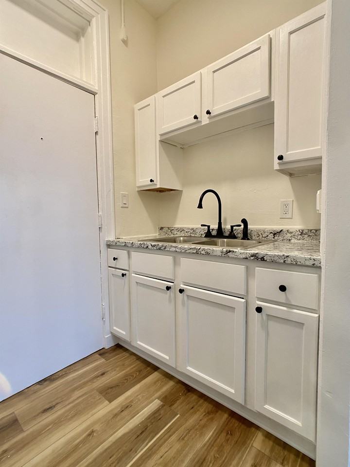 Landmark Apartments - Photo 3 of 19