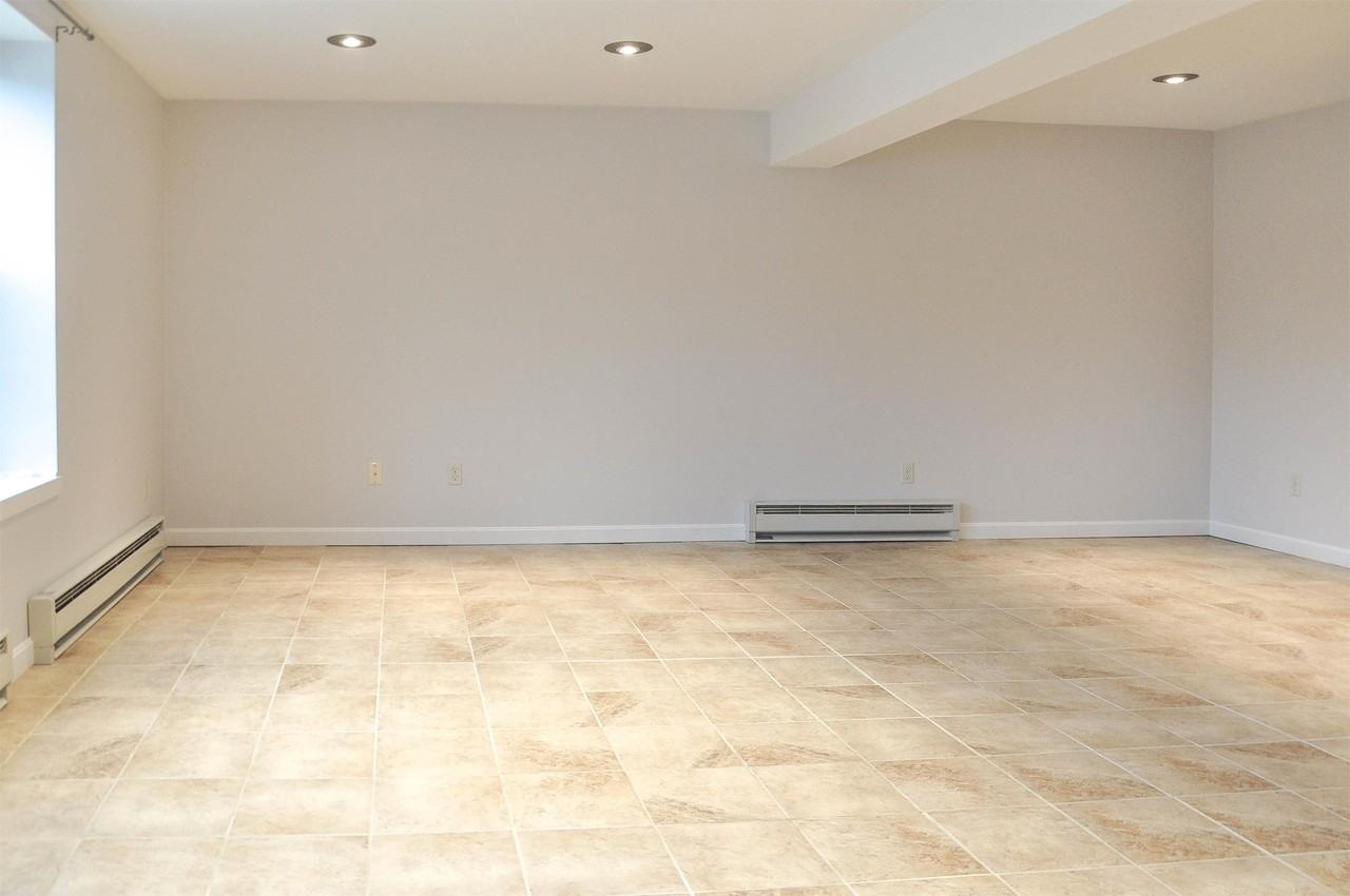 152 Main Street - Photo 3 of 10