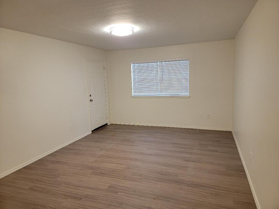 Oasis Paseo - Photo 2 of 23