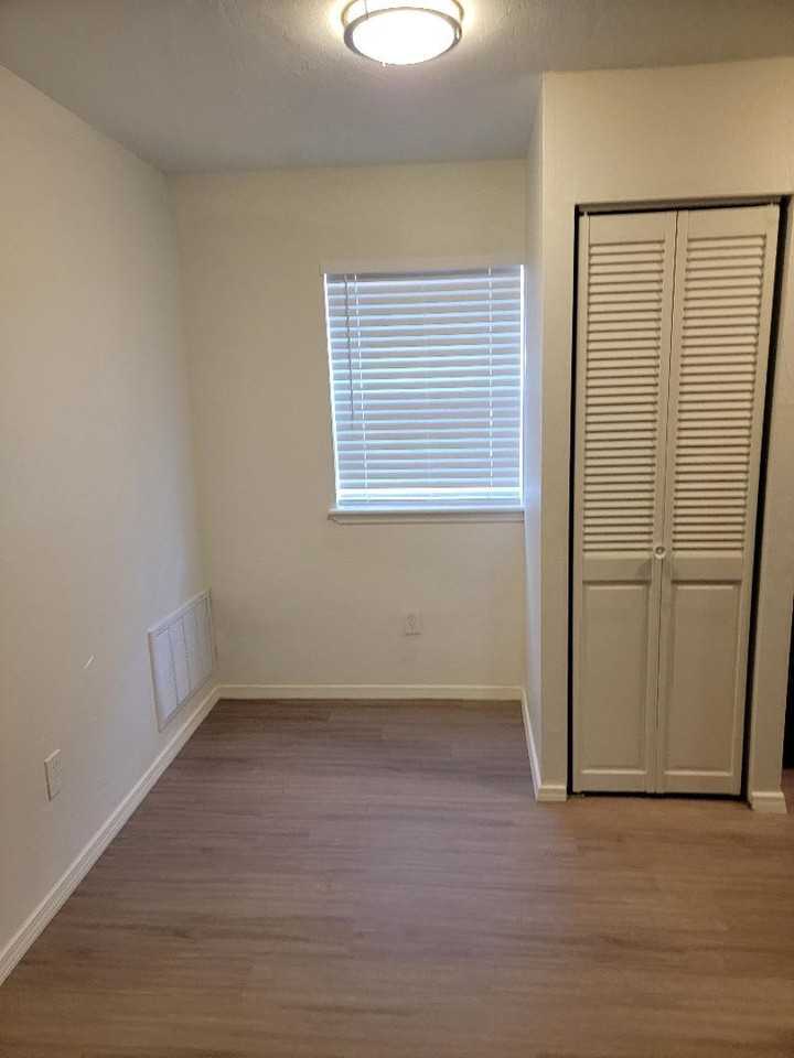 Oasis Paseo - Photo 7 of 23