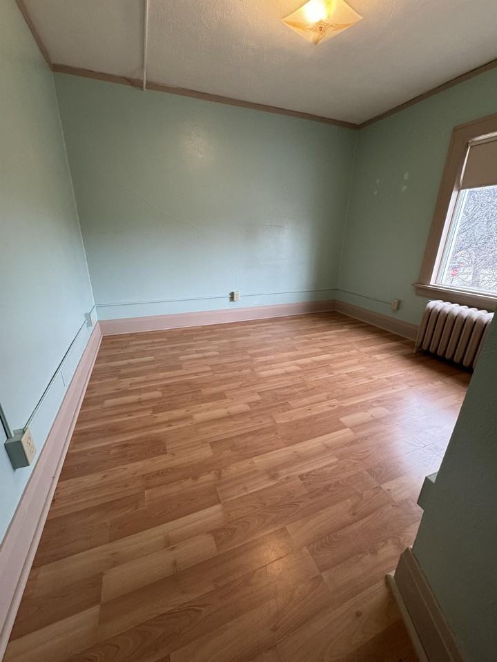 517 14th Street North - Photo 5 of 9