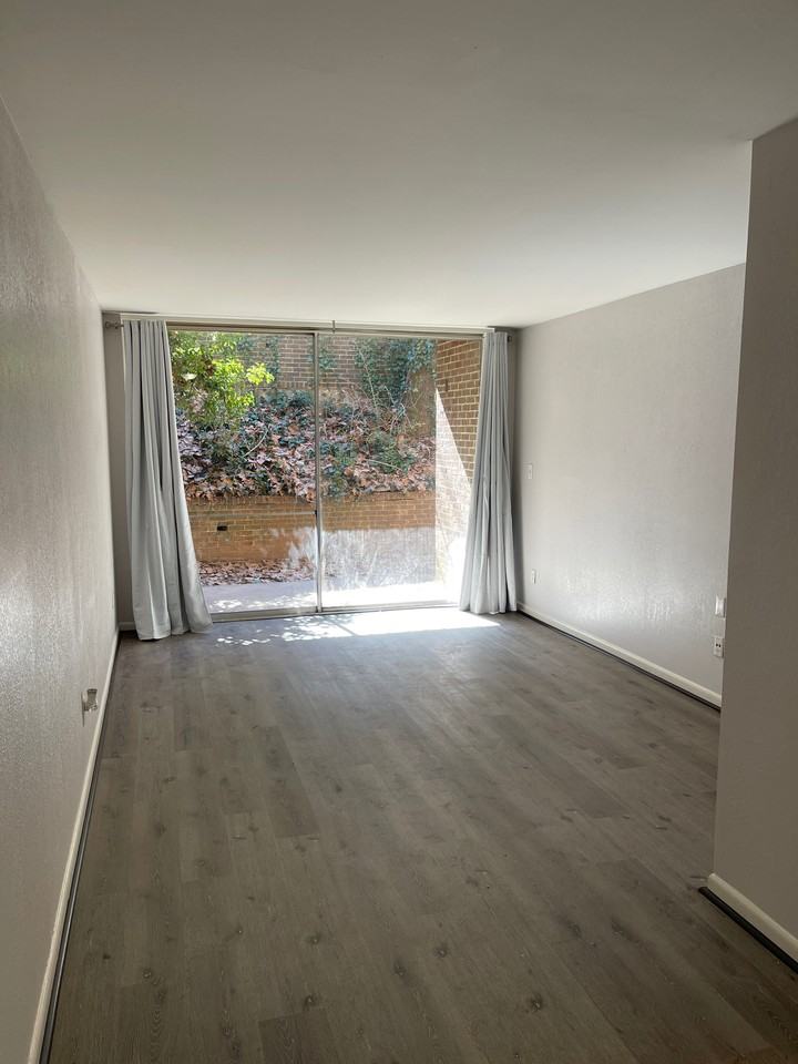 THE VIEW ON 18TH-1340 - Photo 4 of 34