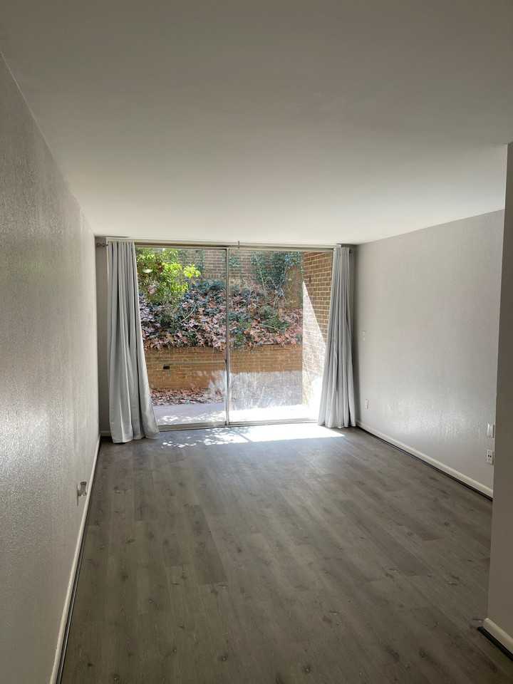 THE VIEW ON 18TH-1340 - Photo 5 of 34