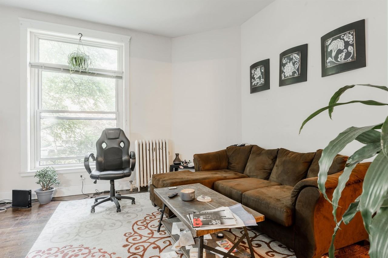 Burling St 2531-33 N - Photo 3 of 10