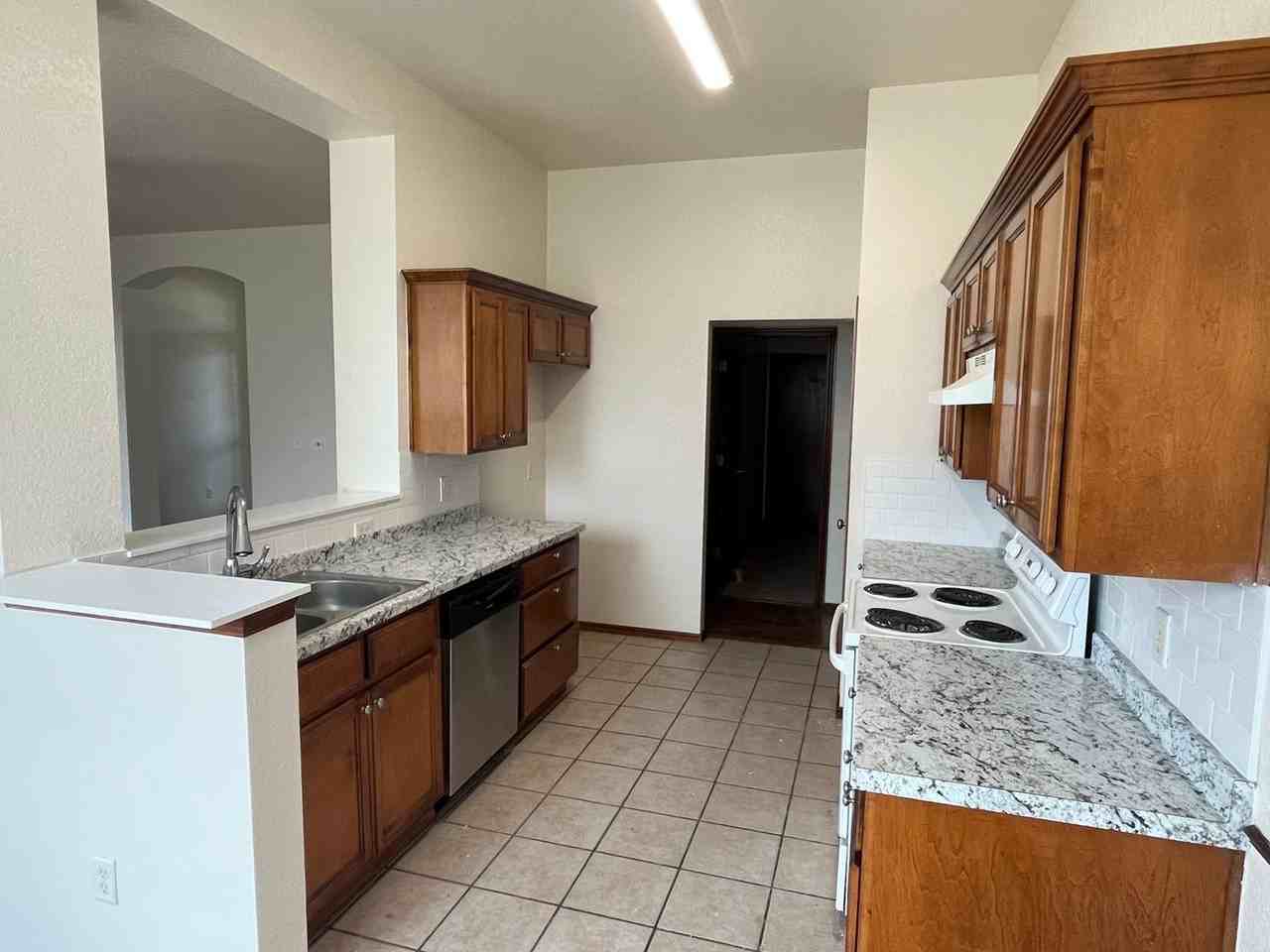 2412 Nw 162nd St - Photo 3 of 14