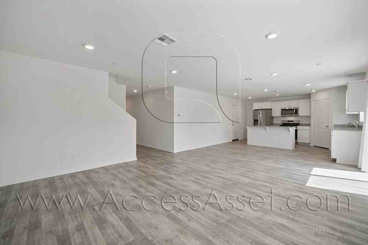 236 Scarlet Oak Ln - Photo 2 of 31