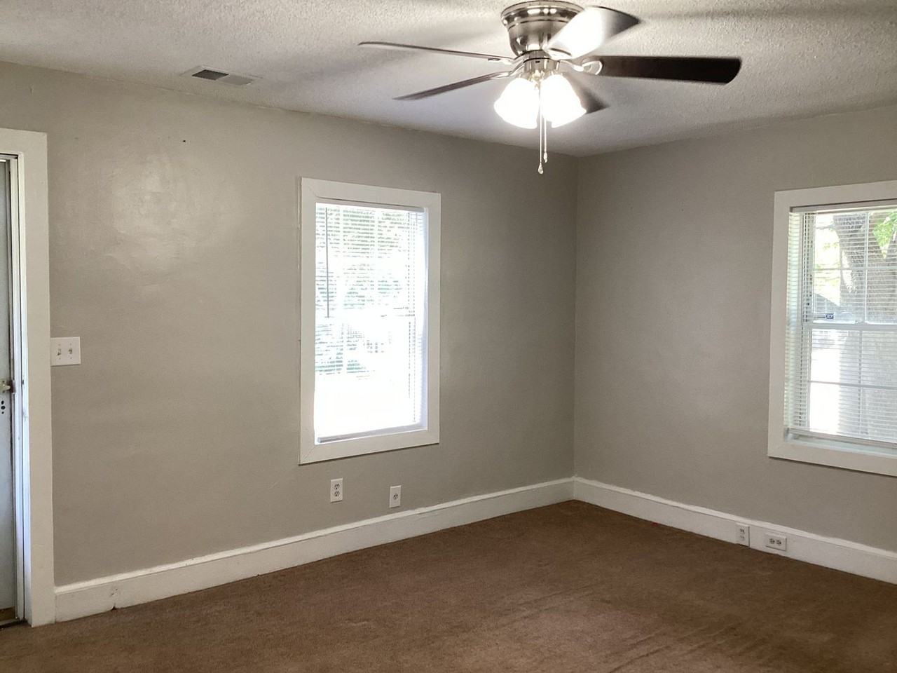 4111 Water St - Photo 3 of 16