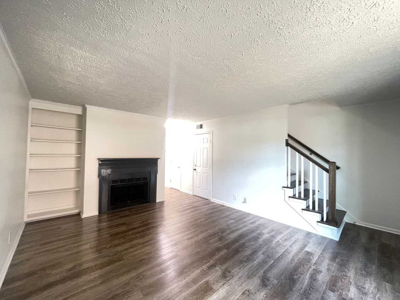 Charlton Square - Photo 5 of 22