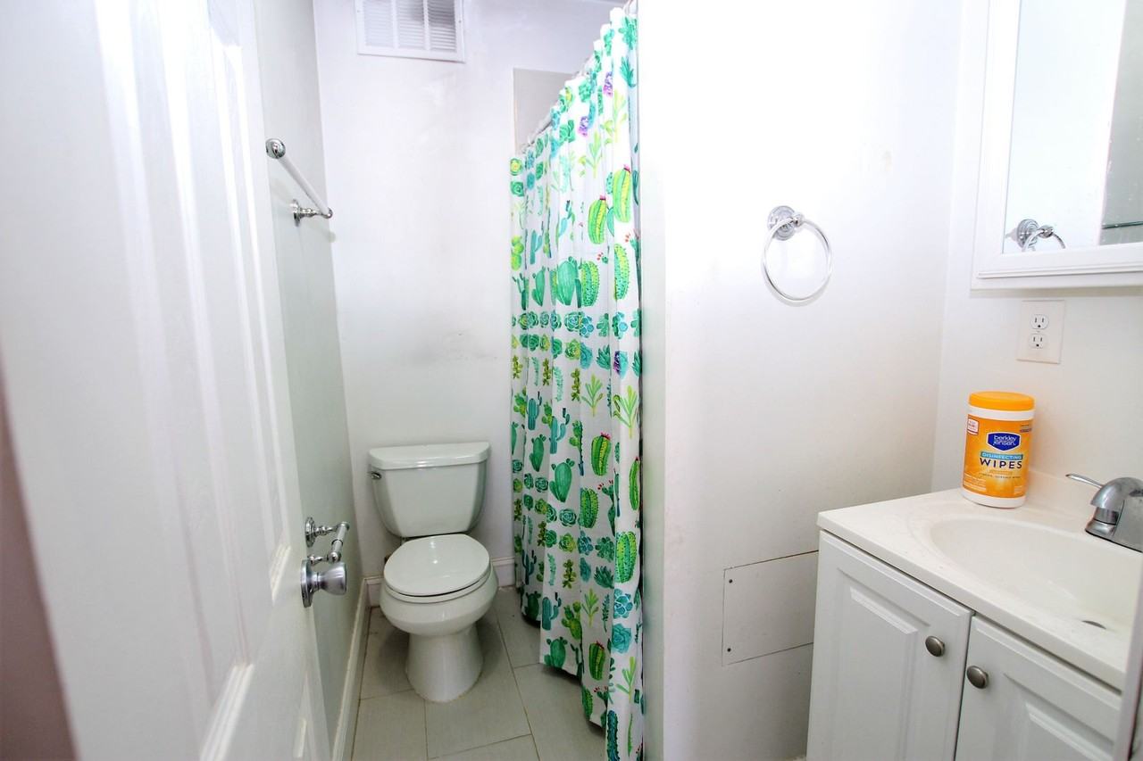 1633 S 6th St - Photo 4 of 8