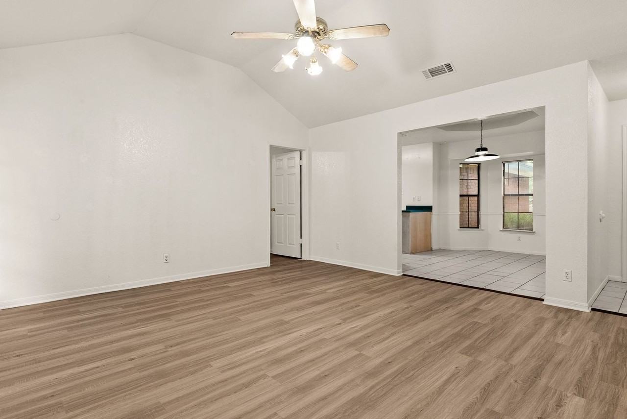 4707 Browning Dr - Photo 3 of 15