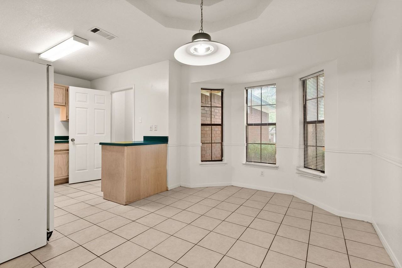 4707 Browning Dr - Photo 4 of 15