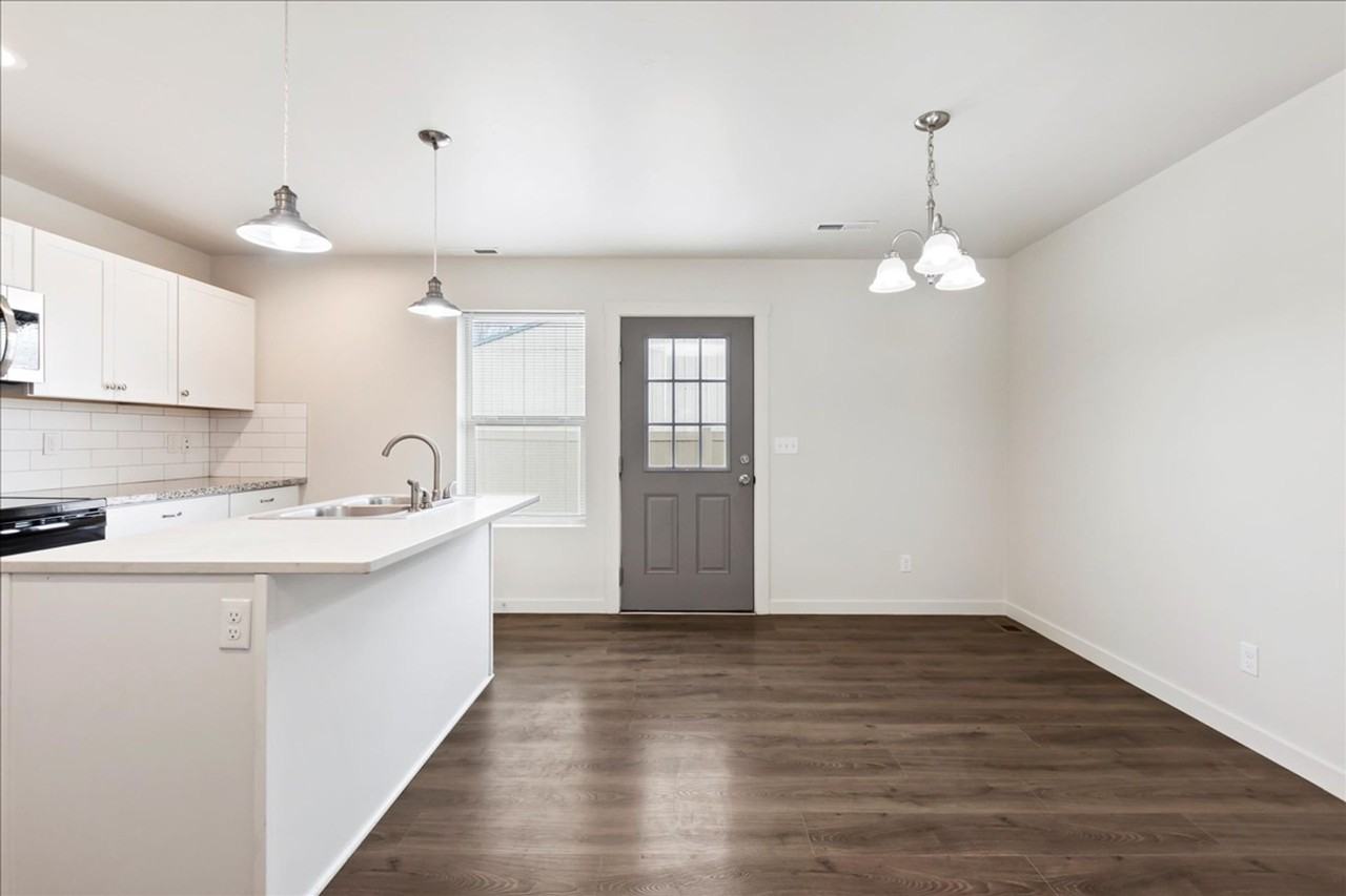 Ravenna Lane Apartments - Photo 7 of 16