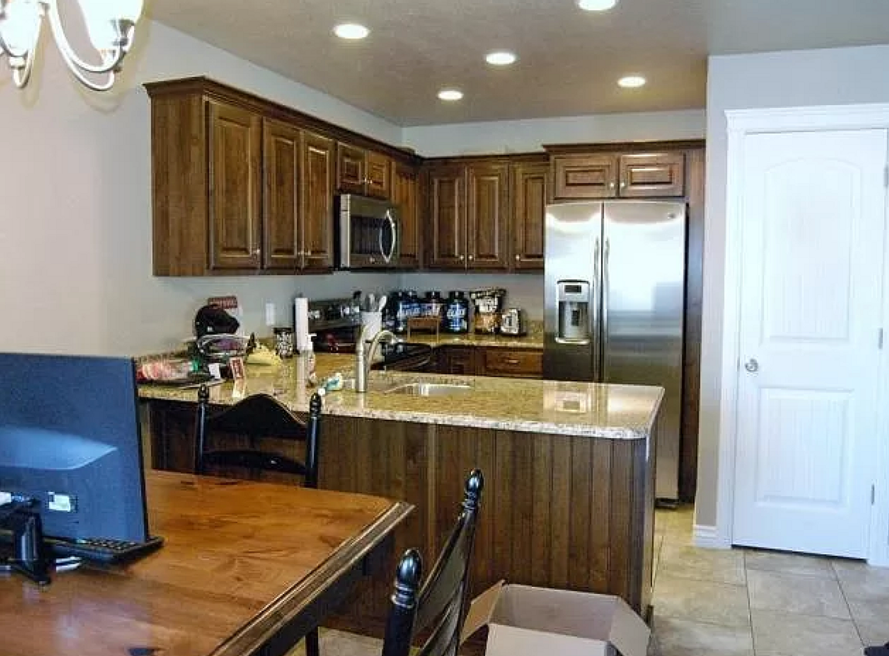 1044 W 2050 S - Photo 3 of 15