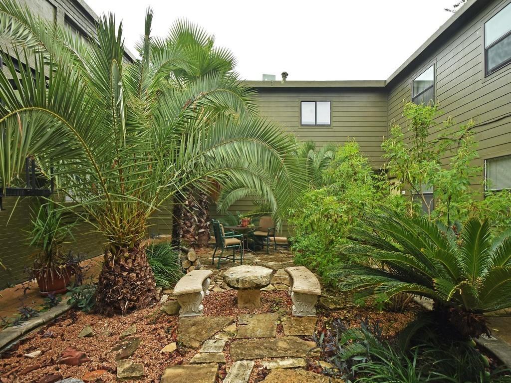 303 W. 40 St. - Photo 5 of 11