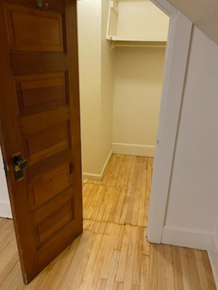 Phoebe Duplex - Photo 2 of 9