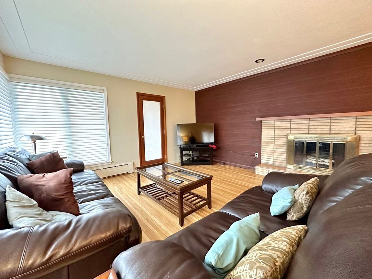 1321 E Skyline Pkwy - Photo 2 of 34