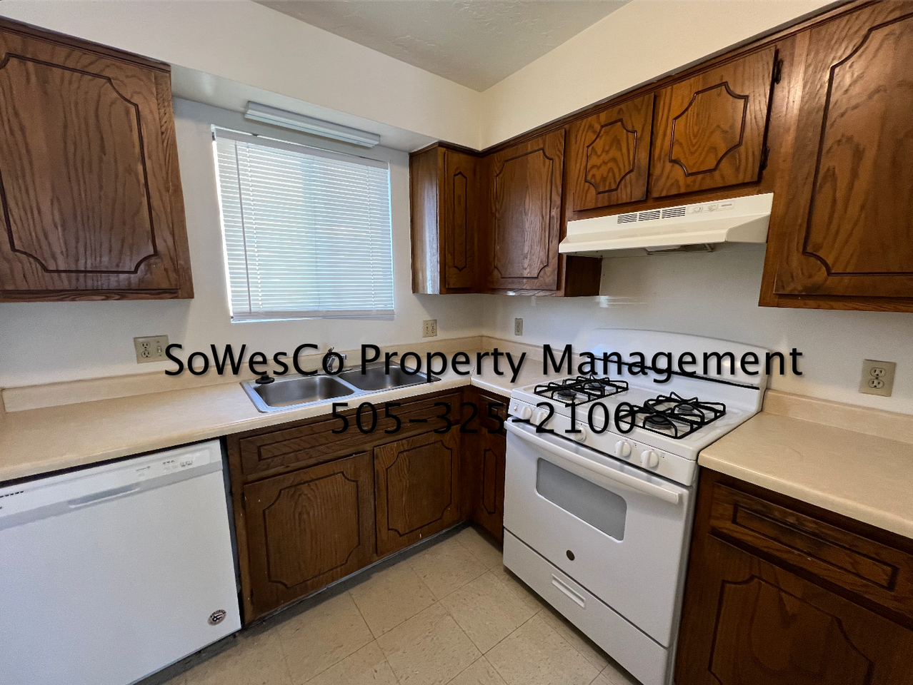824 N Vine Ave #D - Photo 5 of 10
