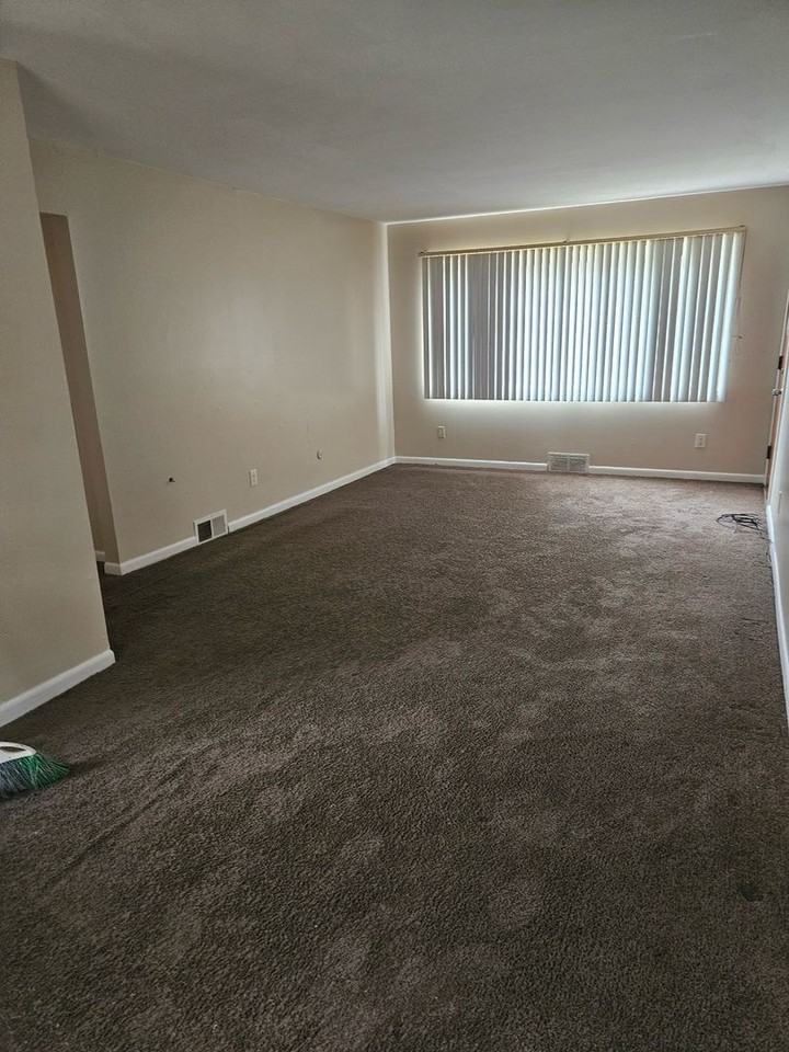 17286 Bentler St - Photo 4 of 17