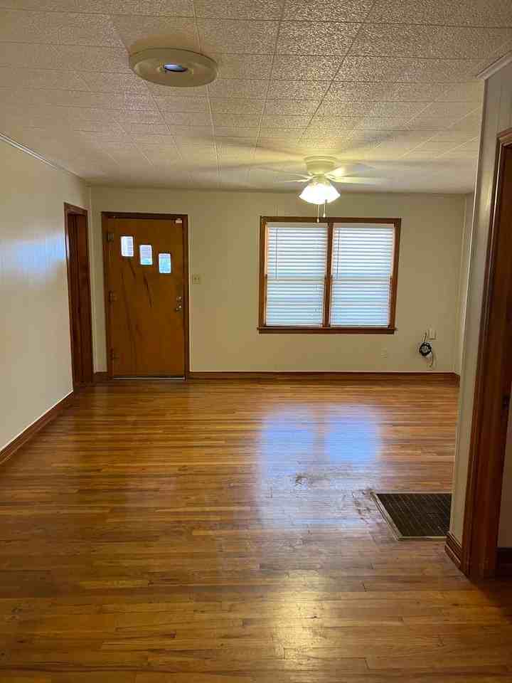 1623 Woodruff Ln - Photo 2 of 11