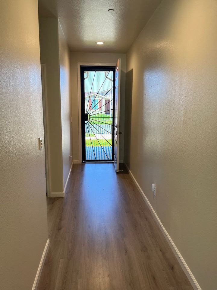 702 Marybelle Dr - Photo 3 of 18