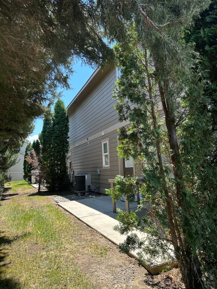 2100 N Chestnut St - Photo 6 of 40