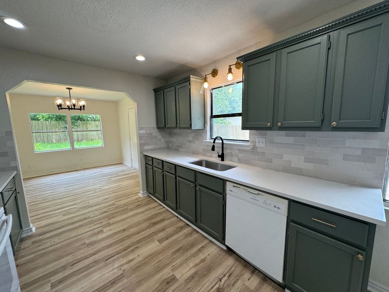 108 Easy St - Photo 7 of 39