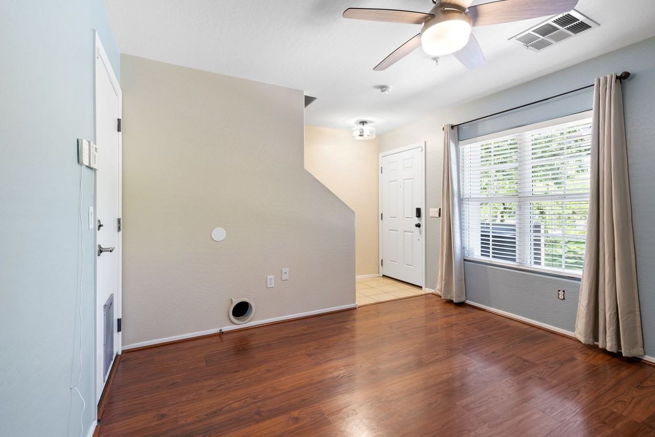 2256 E Huntington Dr - Photo 5 of 33