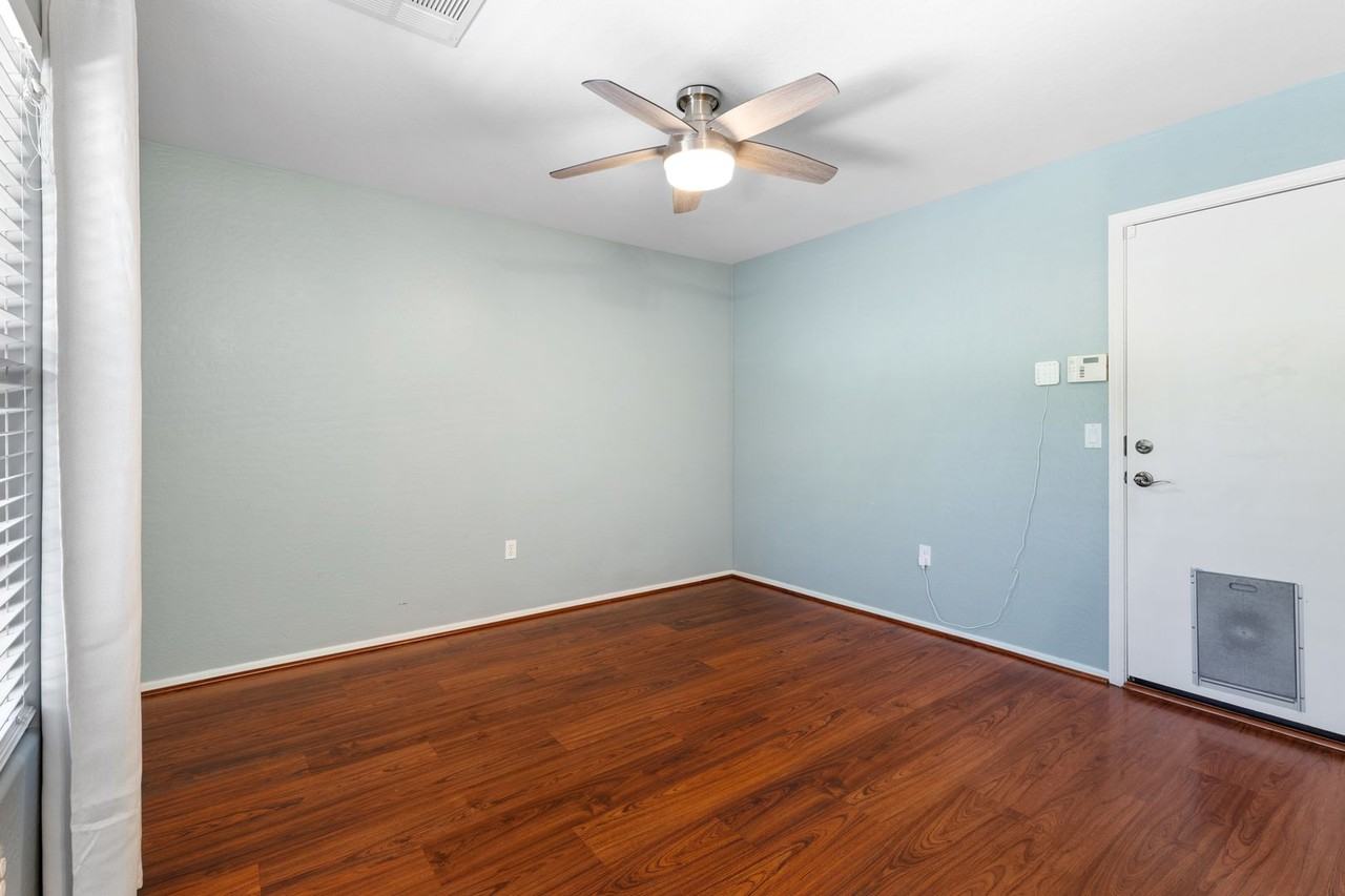 2256 E Huntington Dr - Photo 7 of 33