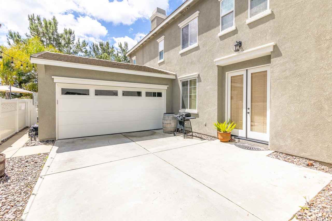 28785 Edenton Way - Photo 3 of 41