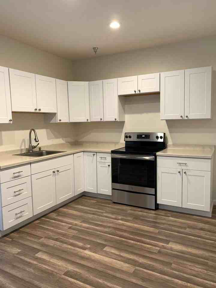 789 N Main - Photo 3 of 9