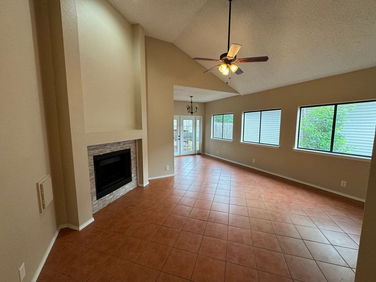 5627 Spring Sunshine - Photo 2 of 25