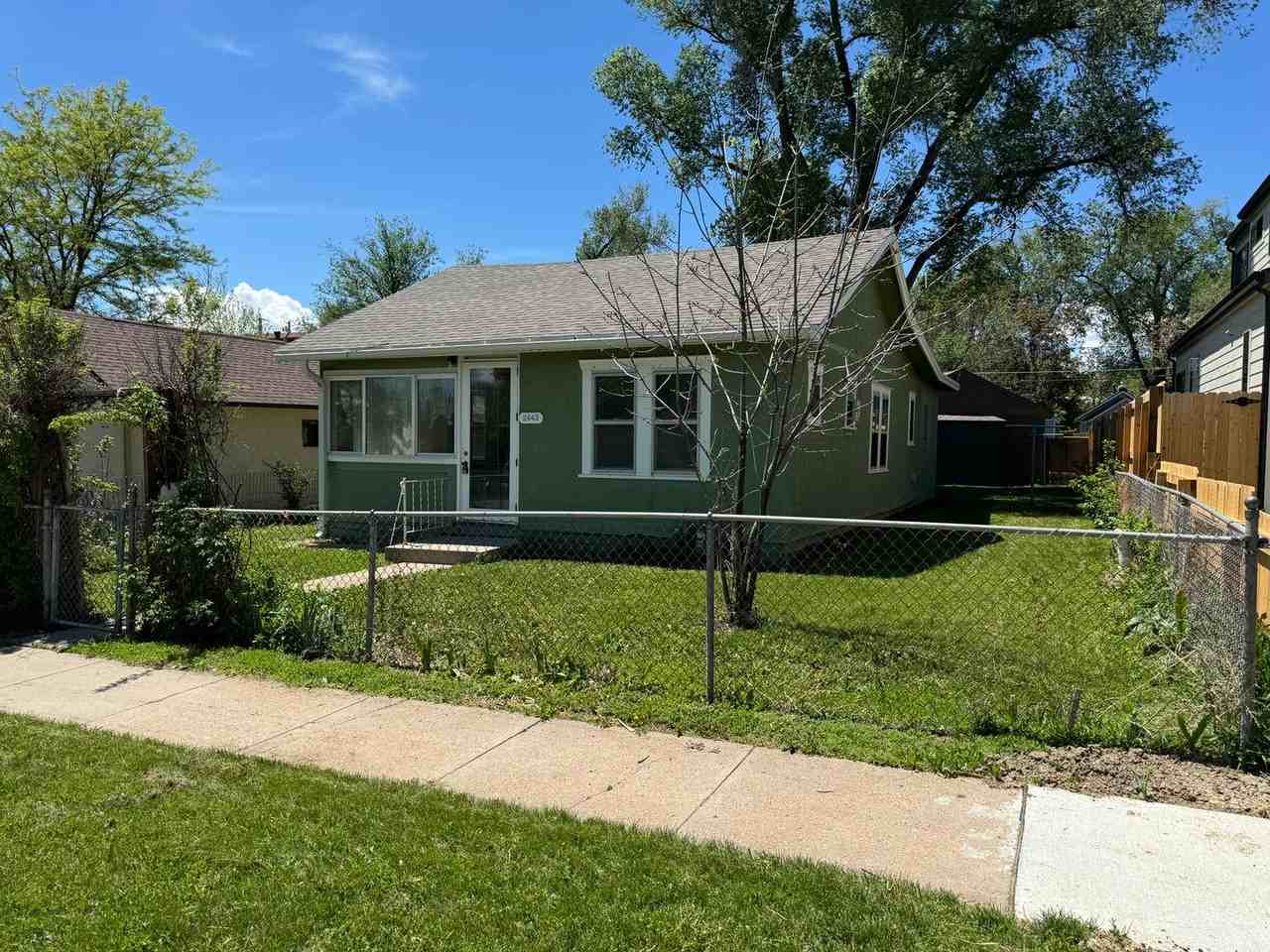 2443 Chase St - Photo 2 of 22