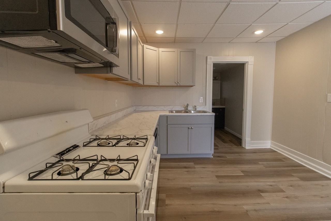 409 N 8th St - Photo 3 of 19