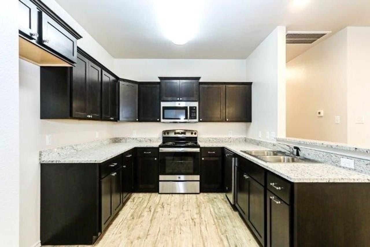 MM 12005 Englewood Avenue - Photo 3 of 22