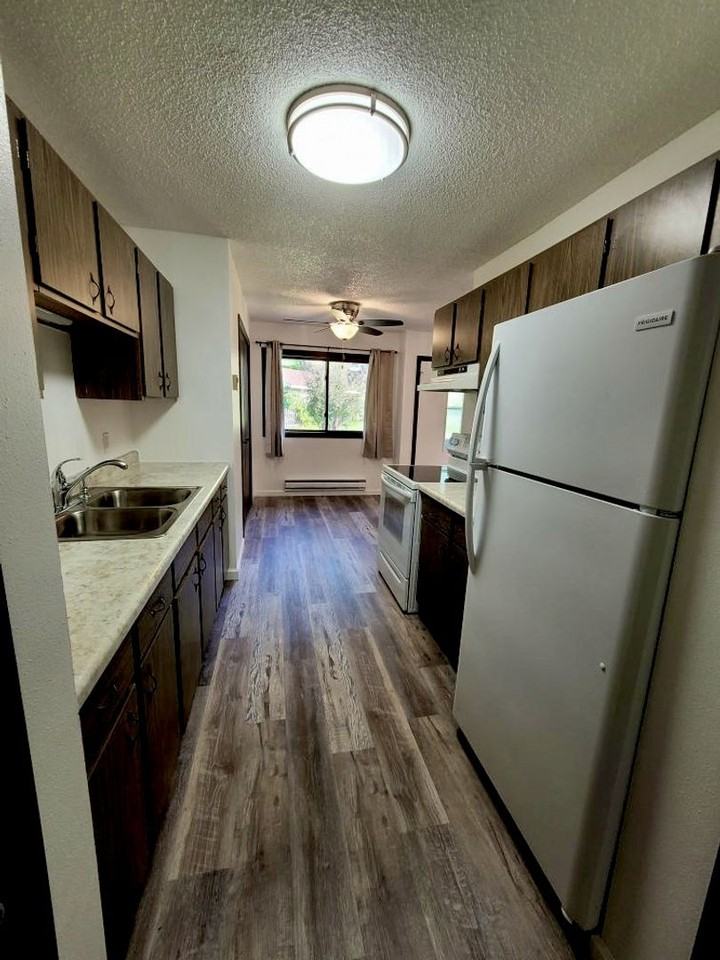 All one level, private entry units! - Photo 2 of 16