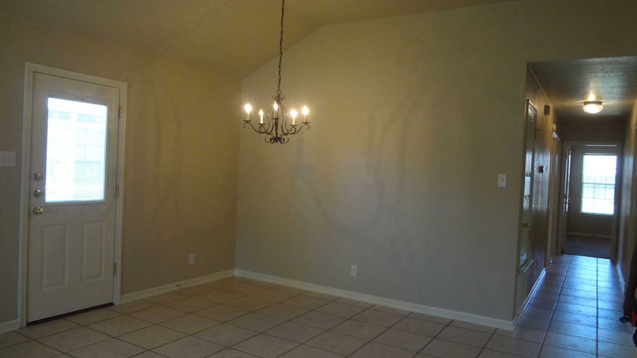 Move In Ready 2 Bedroom 2 Bathroom - Photo 3 of 8