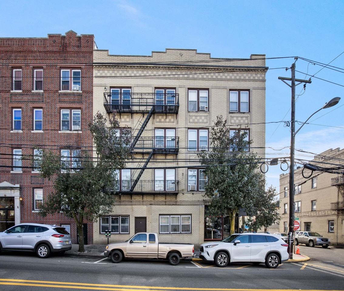 368 Anderson Ave LLC - Photo 2 of 16