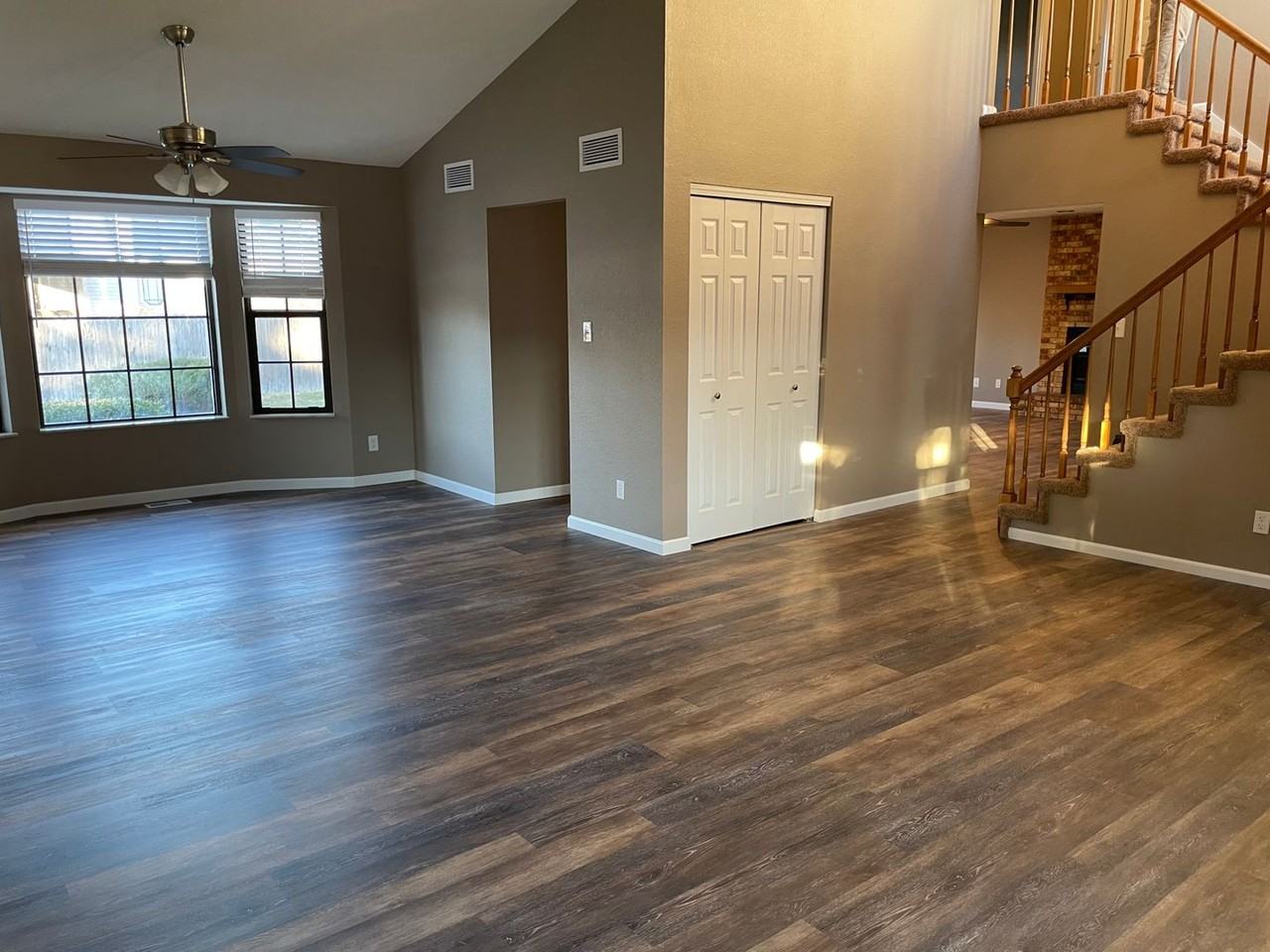 306 Amy Dr - Photo 2 of 15