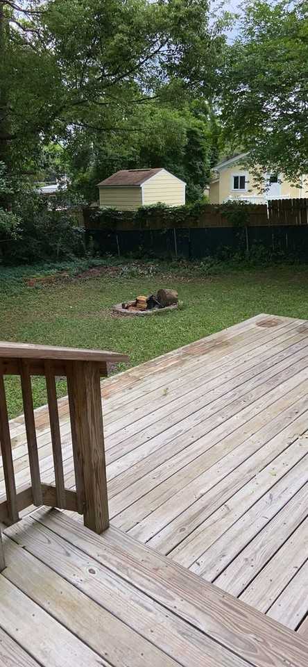 915 E Jefferson St - Photo 3 of 32