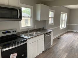 featured image of 1433 W 4th St