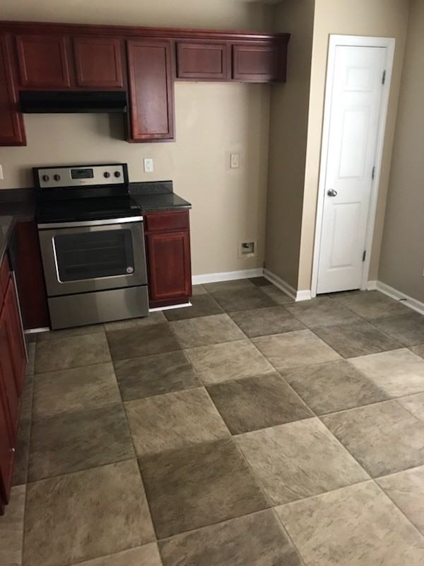 306 Lauren Drive - Photo 4 of 12