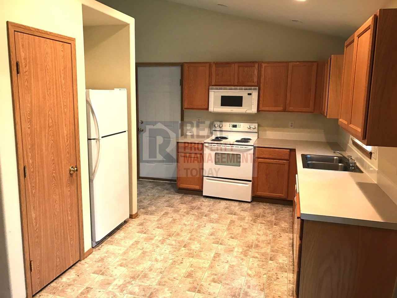 20510 119th St E - Photo 2 of 9